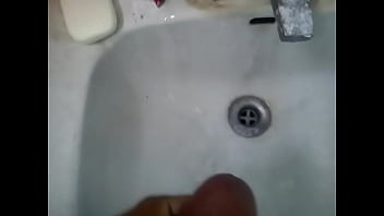 Super eyaculacion en el ba&ntilde_o