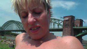 Milf slut fisted outdoors