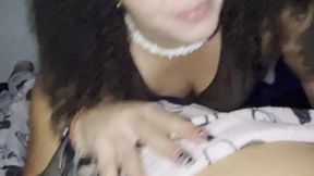 Metiendo EL DEDO en mi co�o despu�s de un RICO masaje