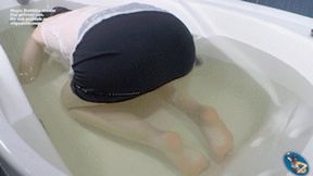 Helen_relax in the bathtub FHD