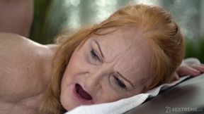 21 Sextreme - Sticky Facial for Naughty GILF During Hot Massage