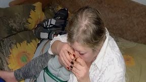 She tied up a boy for his feet WMV