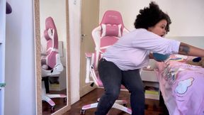 BBW Eating and P Farting While BF Is Watching and Annoying