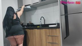 Traveling Stepmom, Solo Fans in Slow Motion, in the Kitchen