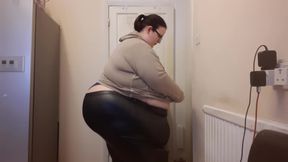 SSBBW BBW thongs and leather leggings try on