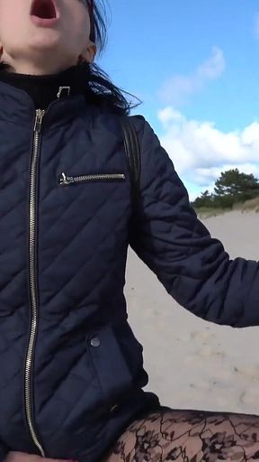 Kink on the sandy dune