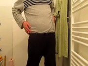 Masturbe (60) with one testicle