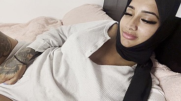 horny hoejabi touching herself in pjs