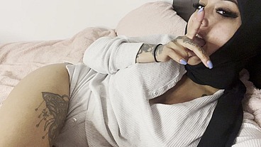 horny hoejabi touching herself in pjs