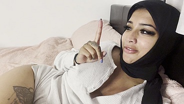 horny hoejabi touching herself in pjs