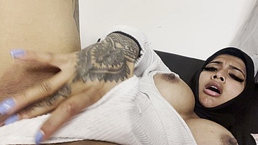 horny hoejabi touching herself in pjs