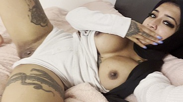 horny hoejabi touching herself in pjs