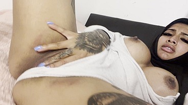 horny hoejabi touching herself in pjs