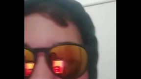 esfregando a xota no asfalto