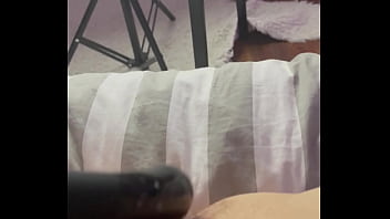 De bonnes caresses avec mon jouet