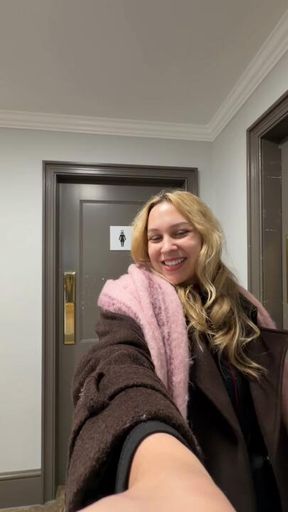 Peeing at Kensington Palace