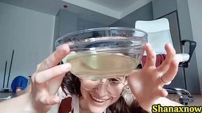 4 live show com pee lation pissing in the bowl pee on myself