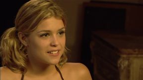 Sexy blonde sprayed in her mouth in threesome action