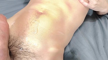 fodi com força o cu do magrinho ele ate gozou