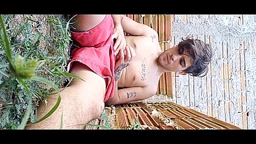 GAROTO SOLO NA HORTA BATENDO UMA ( quer GILO ?? )