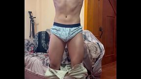 Mi amigo Chacal se saca la polla