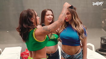 DESAFIO DO BEIJO VENDADA