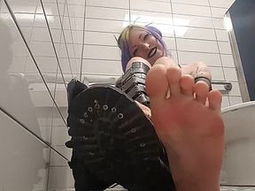 Goth girl sweaty smelly feet public bathroom