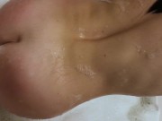 Big tits milf enjoys her foamy bath - Rate my sexy wet ass and boobs 4К