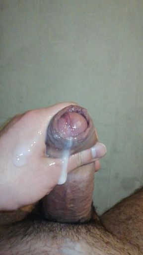 Strong cumshot