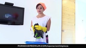 Latina Cleaning Lady Rosa Roca Gets Pound Town