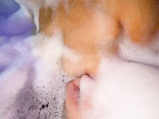 Stepmom showed off her nifty butt and got an anal jackpot in the jacuzzi