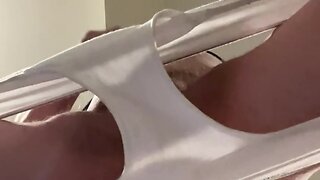 Jockeys jiggling