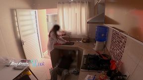 recebi o encanador so de camisolinha e muito a vontade pra provocar ele muito