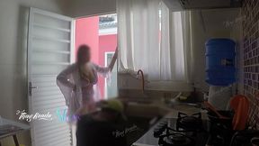recebi o encanador so de camisolinha e muito a vontade pra provocar ele muito