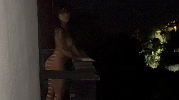Bandido faz vizinha de refem e fode a bucetinha dela até ela não aguenta mas