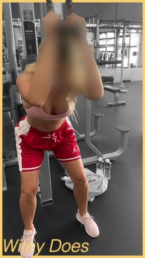 Wifey gets all hot in the gym