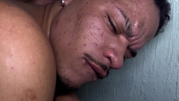 Gang bang dos dotados cheios de leite