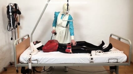 Rubber Electro Clinic With Elise Graves And Anna Rose