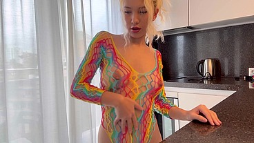 This girl's tight pussy expands new horizons