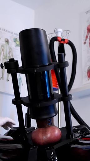 Testing the Gimp in the Rubber Clinic Pt 3