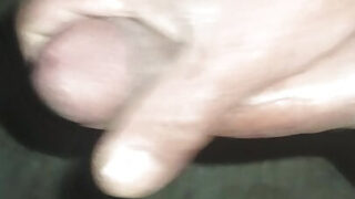 Rakaman buatan sendiri mentah pelacur gay amatur yang bersemangat mengambil creampies dalam