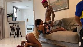 novinho escutando funk na casa da sua amiga e acabou comendo a sua amiga gostosa