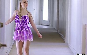 Haley pranks Mike to get his cock inside her pussy