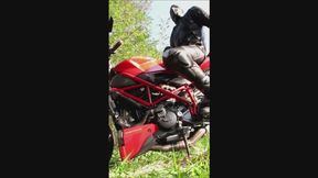 MASKED LEATHERBIKER IN FULL BLACK LEATHER GEAR ON DUCATI STREETFIGHTER JERK OFF