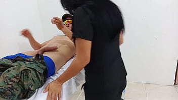 acciones pervertidas de una doctora latina en un hospital militar! ella folla de manera descarada en plena consulta medica. ella es una puta medica. video exclusivo completo
