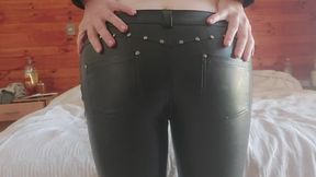 LEATHER PANTS FACESITTING BIG FARTS & GAS ENJOYMENT