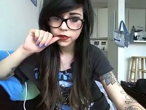 Sexy emo slut in knee socks is stimulating her pussy with her Hitachi wand