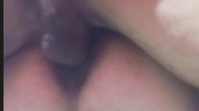 MILF de culo grande es follada por el mejor amigo de su esposo