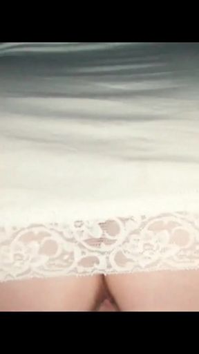 Woman loves to suck, move her ass and receive cum in her pussy   Clip 1