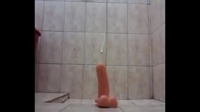 gay gostoso bundudo sentando no brinquedinho